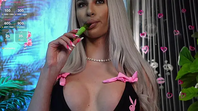 Snapshot of KarlaBart chatting on November 5, 2025, 8:12 pm KarlaBart online show from November 5, 2025, 8:12 pm