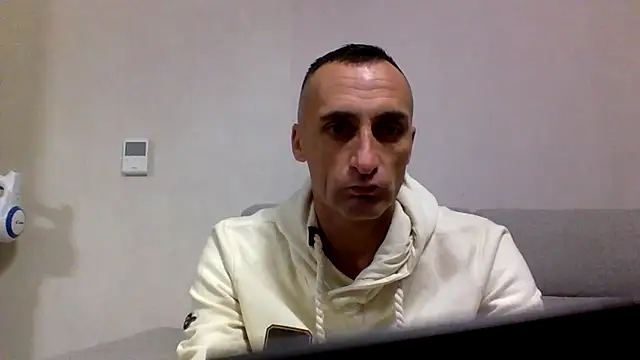 ANGELSANTAMARIA- online show from October 3, 2025, 10:33 pm