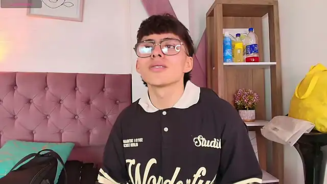 PepperTwink online show from November 14, 2025, 4:54 pm