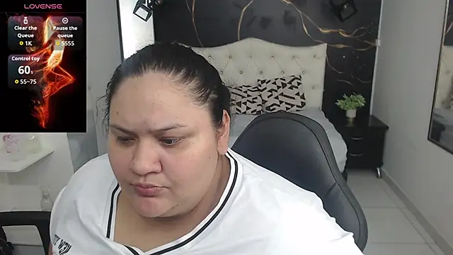 Snapshot of Aaliyah11 chatting on November 12, 2025, 1:10 am Aaliyah11 online show from November 12, 2025, 1:10 am