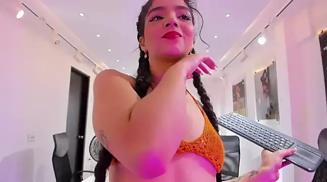 Snapshot of LilibetAndStrong chatting on March 21, 2025, 11:01 pm LilibetAndStrong online show from March 21, 2025, 11:01 pm