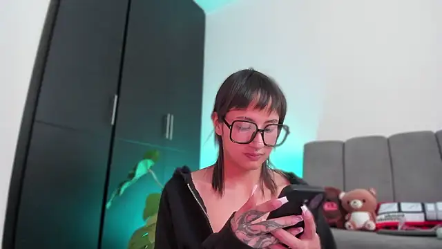 ggor4w33 online show from March 8, 2026, 2:20 pm