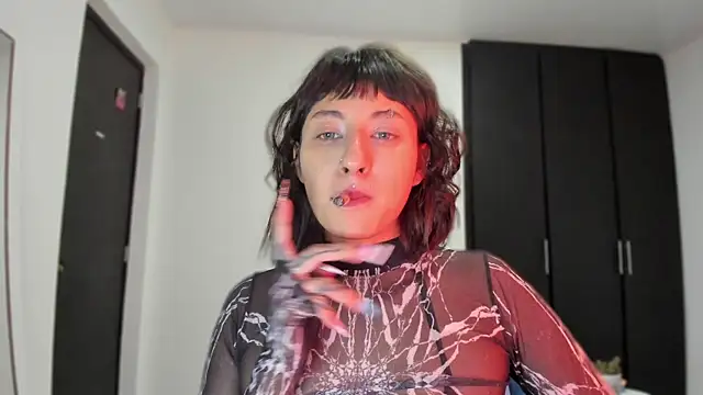 Snapshot of ggor4w33 chatting on October 12, 2025, 12:28 pm ggor4w33 online show from October 12, 2025, 12:28 pm