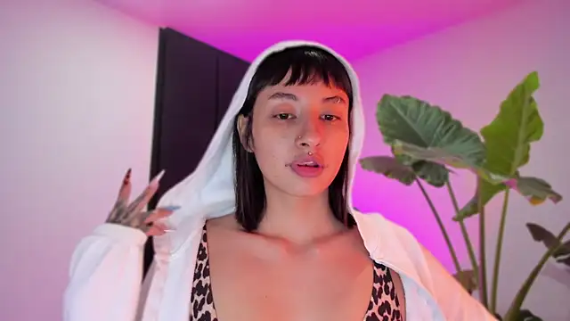 Snapshot of ggor4w33 chatting on October 13, 2025, 9:55 am ggor4w33 online show from October 13, 2025, 9:55 am