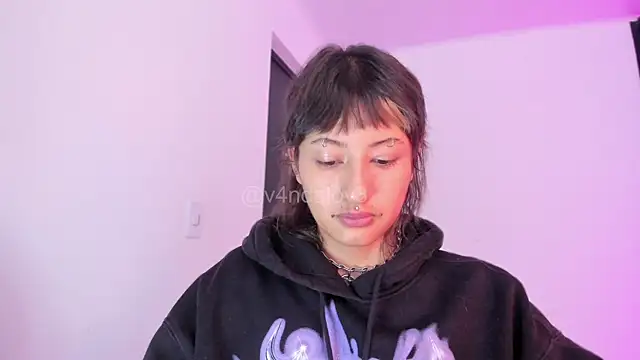 Snapshot of ggor4w33 chatting on December 1, 2025, 12:17 pm ggor4w33 online show from December 1, 2025, 12:17 pm