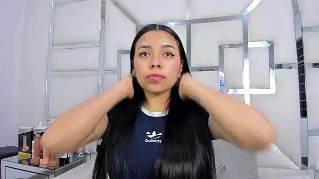 ZoeWan69 online show from November 11, 2025, 11:38 am