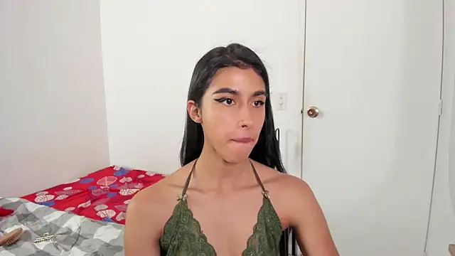 Snapshot of Mazikeen__18 chatting on July 24, 2026, 2:24 pm Mazikeen 18 online show from July 24, 2026, 2:24 pm