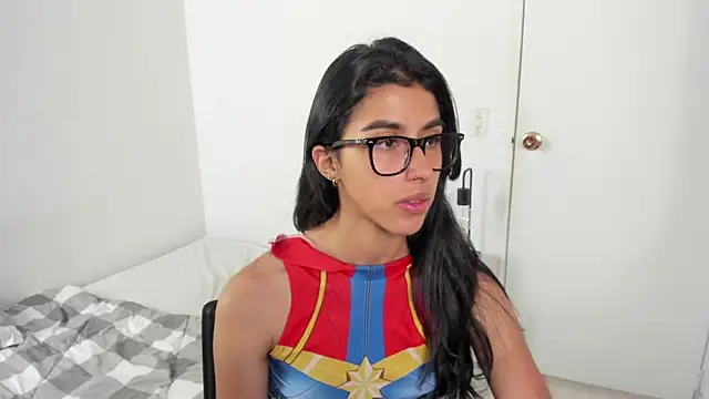 Snapshot of Mazikeen__18 chatting on June 23, 2026, 12:58 pm Mazikeen 18 online show from June 23, 2026, 12:58 pm