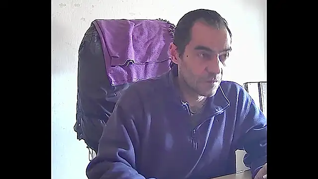 Snapshot of ReyDeBotones chatting on March 18, 2026, 2:52 pm ReyDeBotones online show from March 18, 2026, 2:52 pm