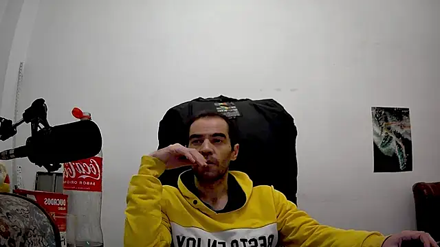 Snapshot of ReyDeBotones chatting on March 22, 2026, 2:48 am ReyDeBotones online show from March 22, 2026, 2:48 am