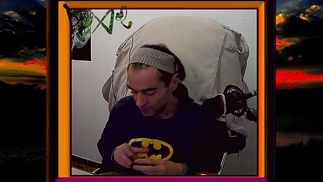 Snapshot of ReyDeBotones chatting on March 3, 2026, 8:27 pm ReyDeBotones online show from March 3, 2026, 8:27 pm