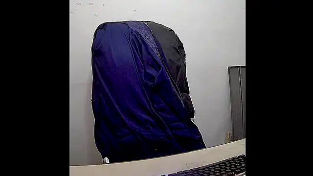 Snapshot of ReyDeBotones chatting on March 10, 2026, 10:36 pm ReyDeBotones online show from March 10, 2026, 10:36 pm