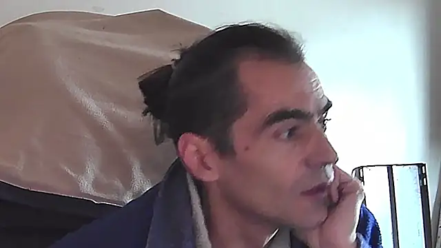 Snapshot of ReyDeBotones chatting on March 6, 2026, 3:40 pm ReyDeBotones online show from March 6, 2026, 3:40 pm