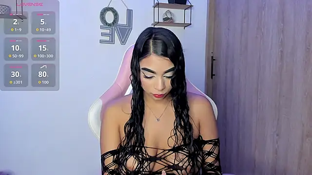 Snapshot of Bella_ricci_ chatting on October 18, 2025, 1:07 am Bella ricci online show from October 18, 2025, 1:07 am