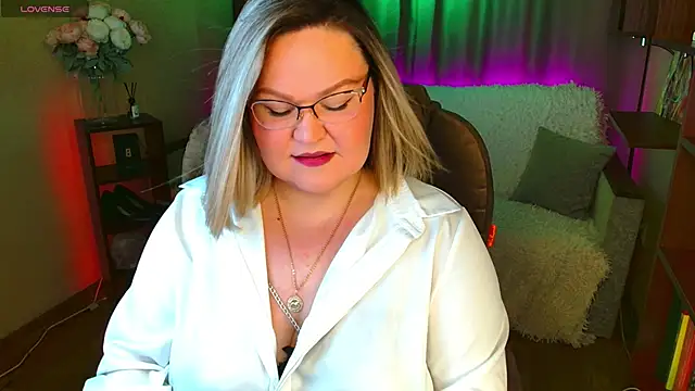 Snapshot of Vivien__wet chatting on November 22, 2025, 4:06 pm Vivien wet online show from November 22, 2025, 4:06 pm