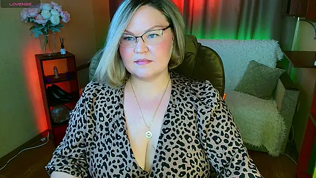 Snapshot of Vivien__wet chatting on September 19, 2025, 8:18 am Vivien wet online show from September 19, 2025, 8:18 am