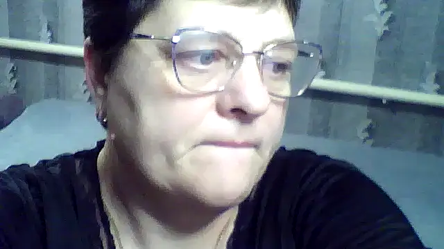 Snapshot of ElzaJewel chatting on February 14, 2026, 12:44 am ElzaJewel online show from February 14, 2026, 12:44 am