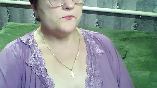 Snapshot of ElzaJewel chatting on March 9, 2026, 6:33 pm ElzaJewel online show from March 9, 2026, 6:33 pm