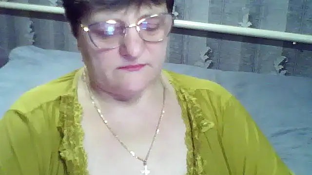 Snapshot of ElzaJewel chatting on March 4, 2026, 7:43 pm ElzaJewel online show from March 4, 2026, 7:43 pm