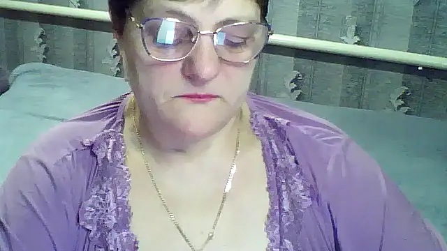 Snapshot of ElzaJewel chatting on February 17, 2026, 8:06 pm ElzaJewel online show from February 17, 2026, 8:06 pm