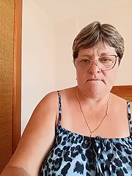ElzaJewel online show from June 25, 2026, 7:24 am