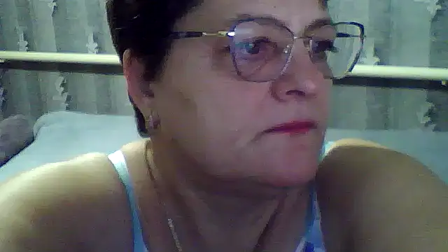 Snapshot of ElzaJewel chatting on February 16, 2026, 4:44 am ElzaJewel online show from February 16, 2026, 4:44 am