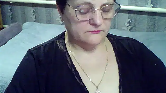 Snapshot of ElzaJewel chatting on March 6, 2026, 8:48 pm ElzaJewel online show from March 6, 2026, 8:48 pm