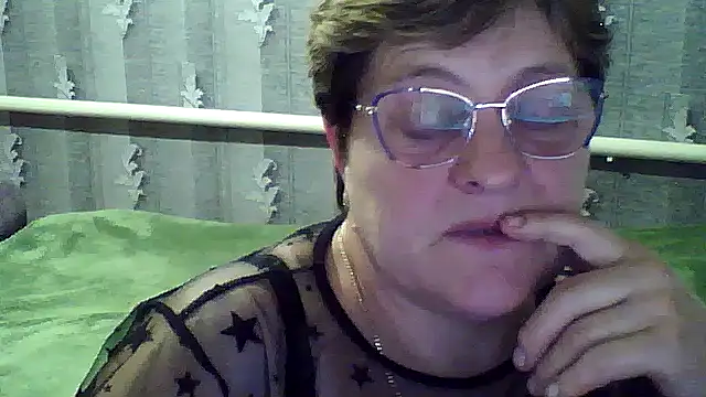 ElzaJewel online show from October 15, 2025, 6:49 pm