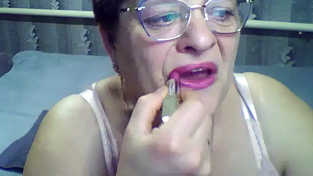 Snapshot of ElzaJewel chatting on February 25, 2026, 9:14 pm ElzaJewel online show from February 25, 2026, 9:14 pm