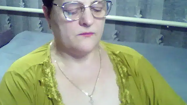 Snapshot of ElzaJewel chatting on February 10, 2026, 7:46 pm ElzaJewel online show from February 10, 2026, 7:46 pm