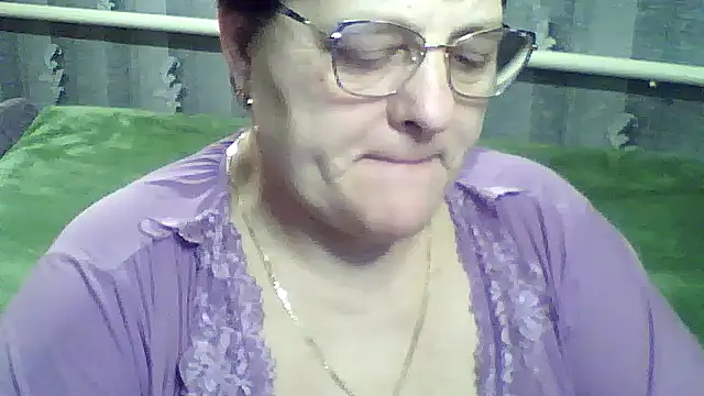 Snapshot of ElzaJewel chatting on March 9, 2026, 12:36 am ElzaJewel online show from March 9, 2026, 12:36 am