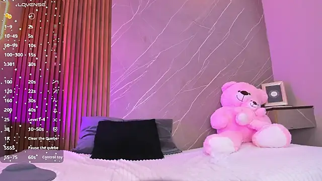 ariana jhonson1 online show from September 9, 2025, 12:47 pm