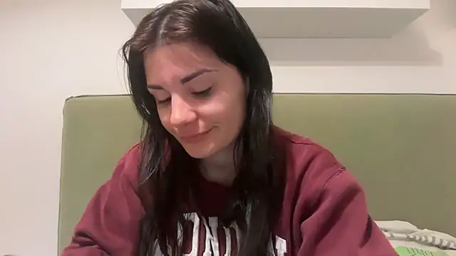 Snapshot of Petitecookie chatting on April 6, 2026, 8:21 pm Petitecookie online show from April 6, 2026, 8:21 pm