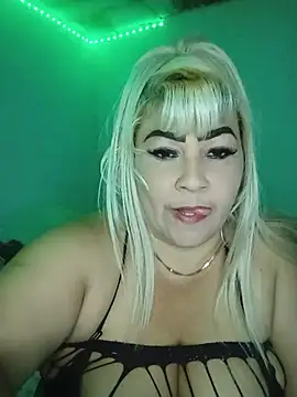 Snapshot of BonniAdams chatting on August 4, 2026, 9:41 pm BonniAdams online show from August 4, 2026, 9:41 pm