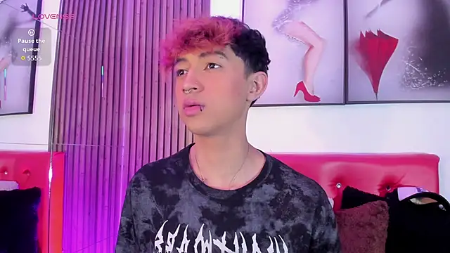 Snapshot of Allen_Starck chatting on October 28, 2025, 2:01 am Allen Starck online show from October 28, 2025, 2:01 am