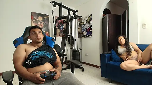 Snapshot of ema_abby chatting on November 30, 2025, 12:33 am ema abby online show from November 30, 2025, 12:33 am