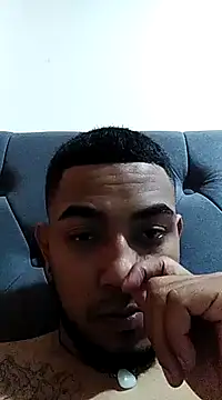 Snapshot of Elgroney23 chatting on February 3, 2025, 3:09 am Elgroney23 online show from February 3, 2025, 3:09 am