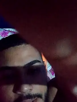 Snapshot of Elgroney23 chatting on December 4, 2025, 1:15 am Elgroney23 online show from December 4, 2025, 1:15 am