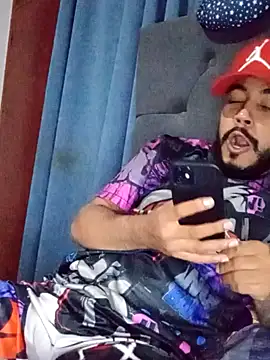 Snapshot of Elgroney23 chatting on April 9, 2026, 8:20 am Elgroney23 online show from April 9, 2026, 8:20 am