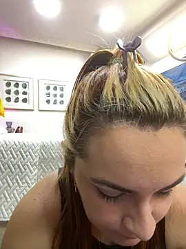 Snapshot of JessyCream chatting on October 29, 2025, 7:35 pm JessyCream online show from October 29, 2025, 7:35 pm