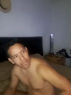 Snapshot of liamlara chatting on November 16, 2025, 11:41 pm liamlara online show from November 16, 2025, 11:41 pm