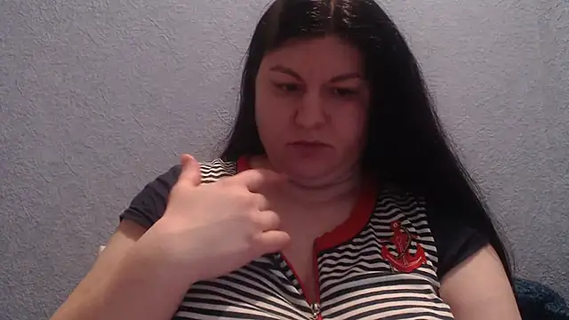 KiraSwee online show from January 18, 2026, 7:06 pm