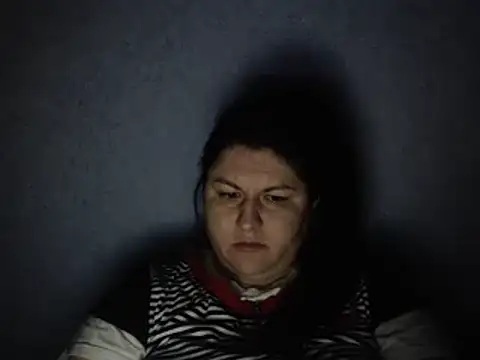 Snapshot of KiraSwee chatting on October 19, 2025, 6:21 pm KiraSwee online show from October 19, 2025, 6:21 pm