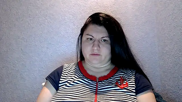 Snapshot of KiraSwee chatting on November 12, 2025, 5:28 pm KiraSwee online show from November 12, 2025, 5:28 pm