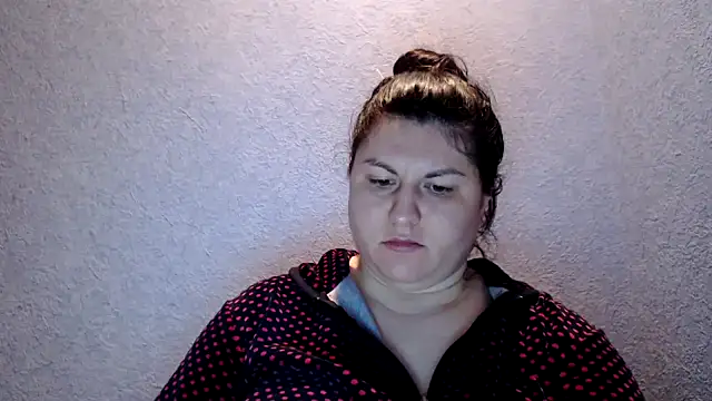 Snapshot of KiraSwee chatting on November 18, 2025, 7:06 pm KiraSwee online show from November 18, 2025, 7:06 pm