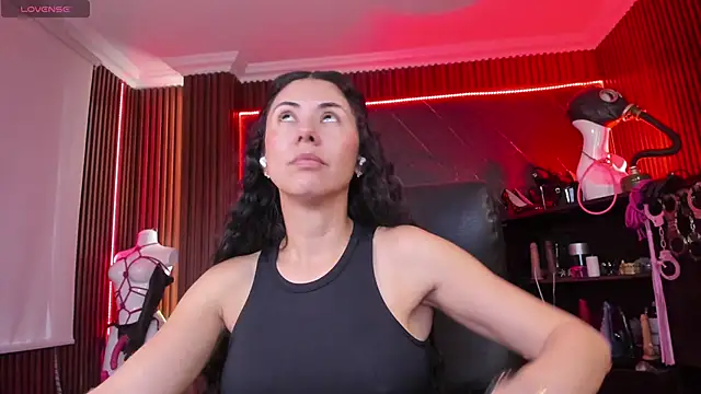 XiaQueen online show from November 15, 2025, 8:02 pm