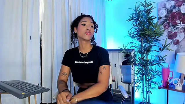 Snapshot of Alissemasiel chatting on June 10, 2026, 7:15 pm Alissemasiel online show from June 10, 2026, 7:15 pm