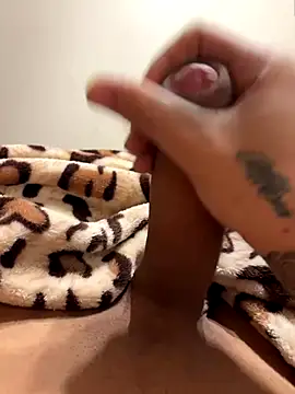 yeiyei oficial online show from November 17, 2025, 3:43 am