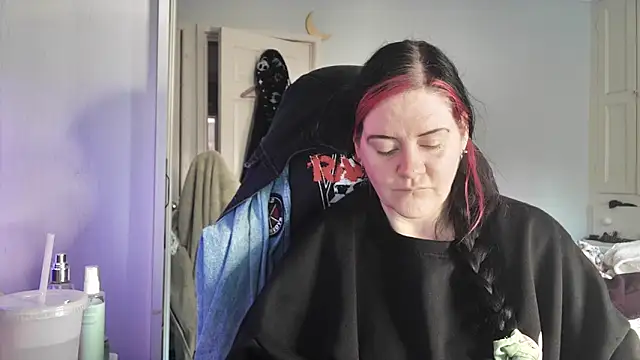 Snapshot of AureliaXOX chatting on November 18, 2025, 9:23 am AureliaXOX online show from November 18, 2025, 9:23 am