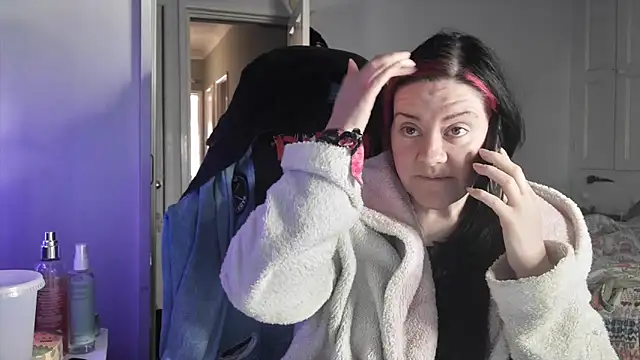 Snapshot of AureliaXOX chatting on November 21, 2025, 9:08 am AureliaXOX online show from November 21, 2025, 9:08 am